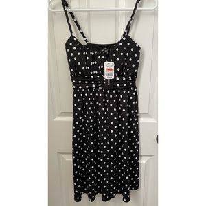 Le Chateau NWT dress size small